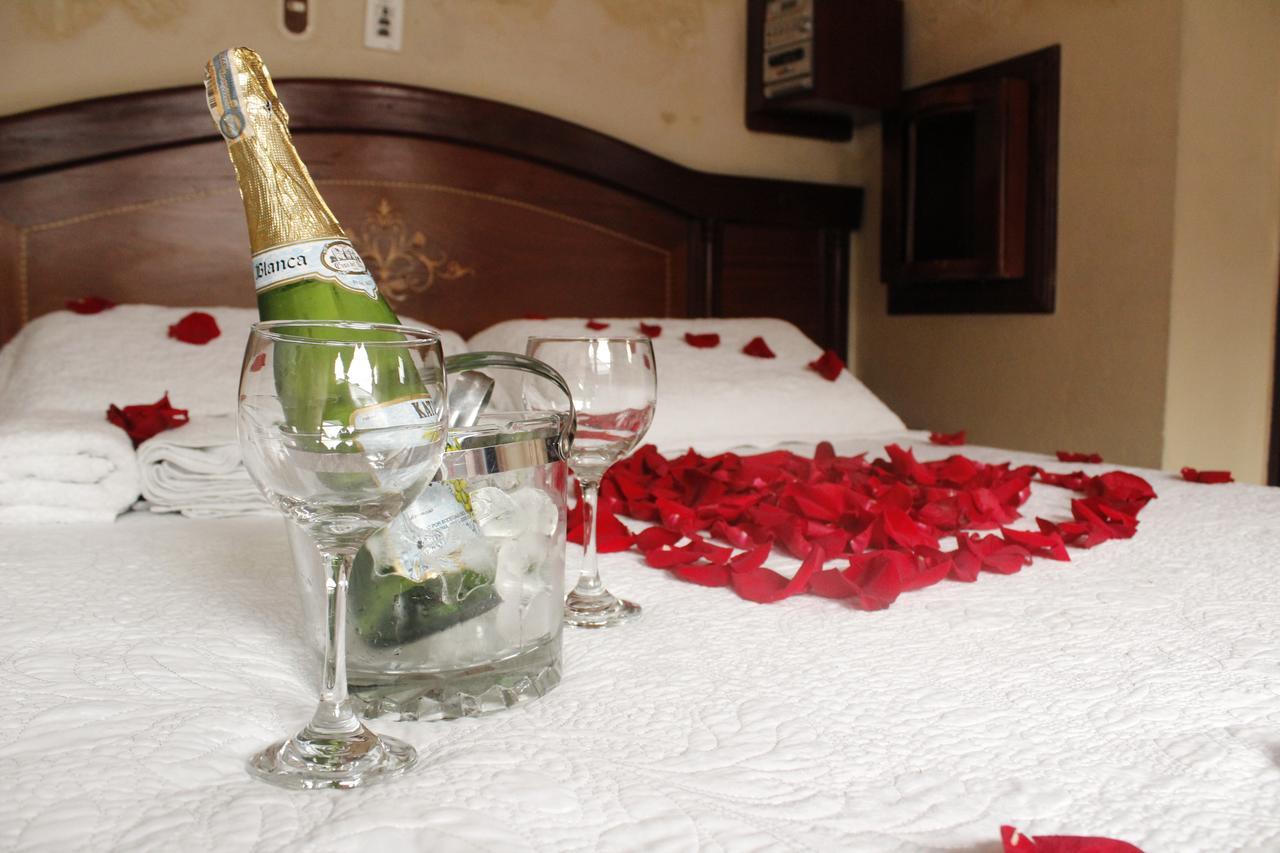 Motel Piramides De Cristal Bogota Ngoại thất bức ảnh