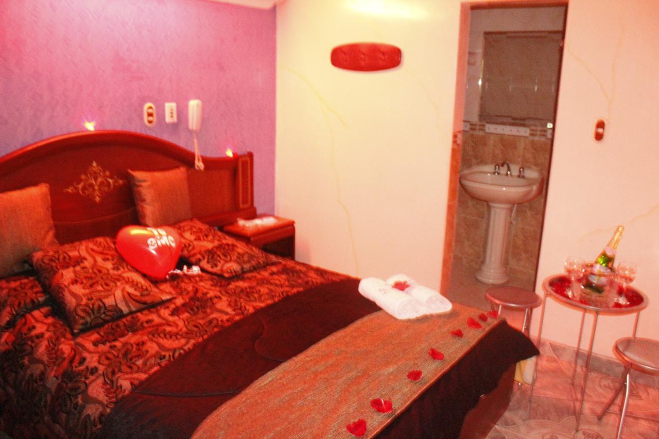 Motel Piramides De Cristal Bogota Ngoại thất bức ảnh