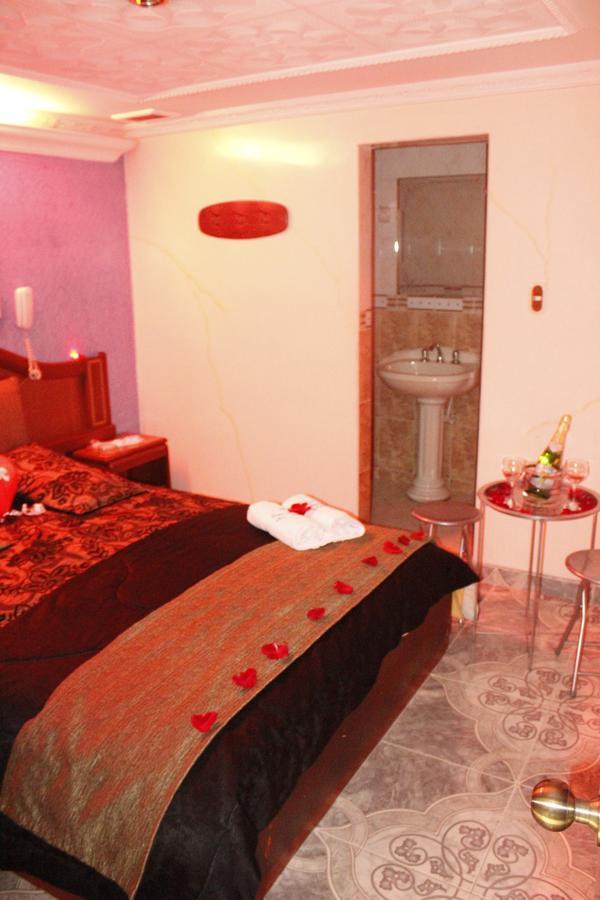 Motel Piramides De Cristal Bogota Ngoại thất bức ảnh