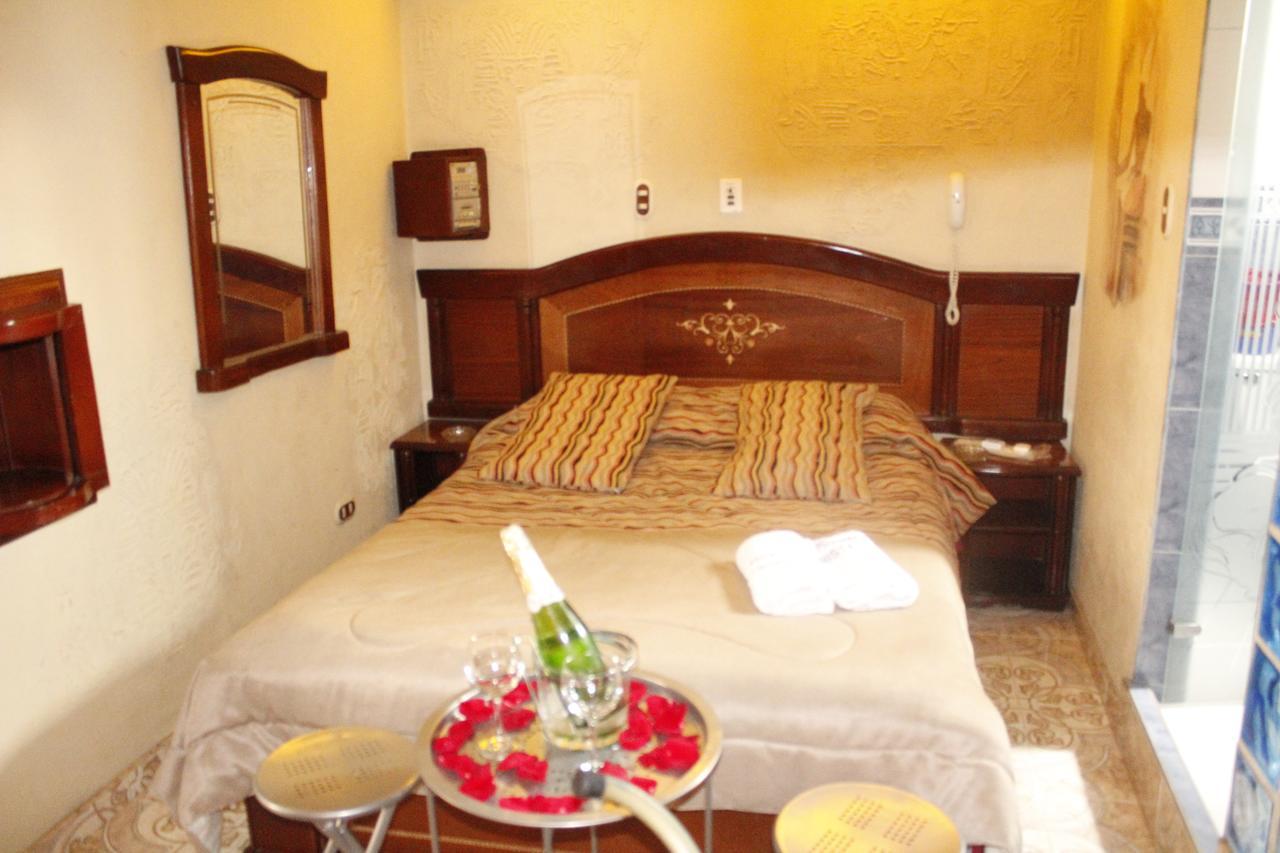 Motel Piramides De Cristal Bogota Ngoại thất bức ảnh