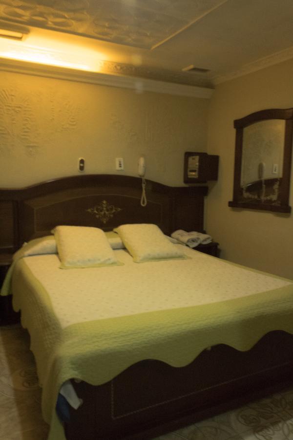 Motel Piramides De Cristal Bogota Ngoại thất bức ảnh